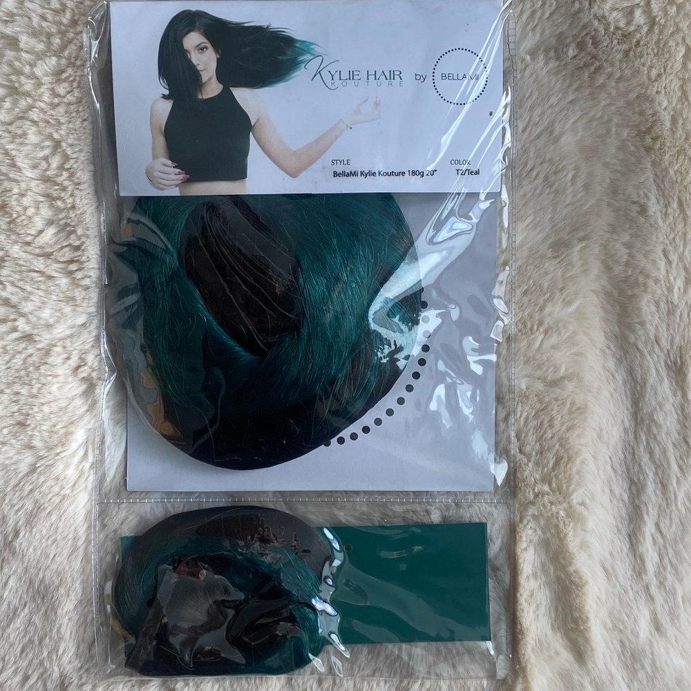Kylie Hair Kouture T2/Teal 180g 20"